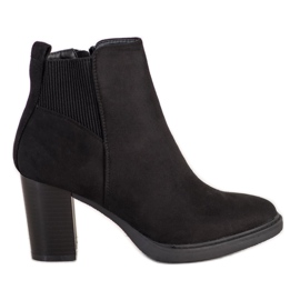 Super Mode schwarze Beute auf einem Pfosten