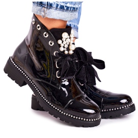 SEA Warme Damenstiefel mit Perlen, Jets und einem Band, lackiert Perla schwarz