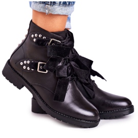 SEA Warme Damenstiefel mit Verschlüssen und schwarzem Band Special