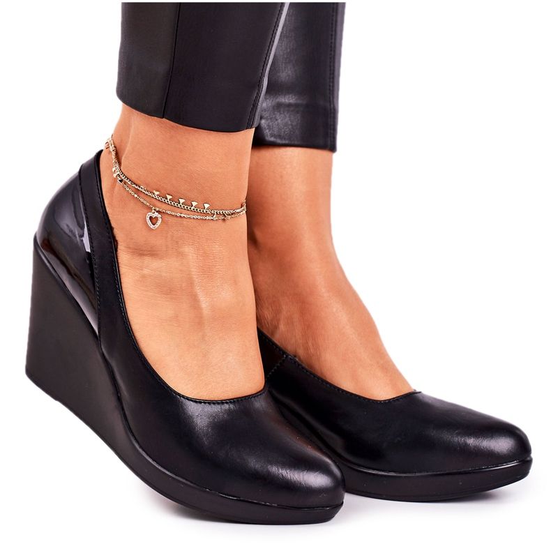 J.STAR But Klassische Pumps mit Keilabsatz für Damen Lackiert Schwarz Ivonne