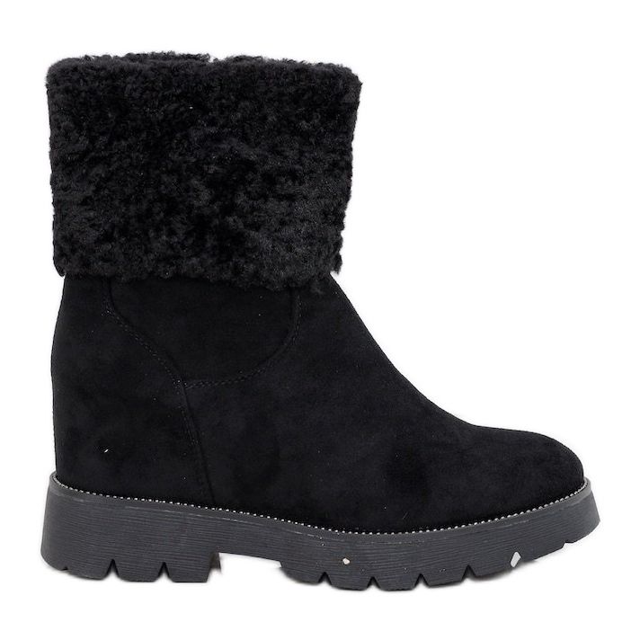 Schwarze Wildleder isolierte Stiefel von Bodri