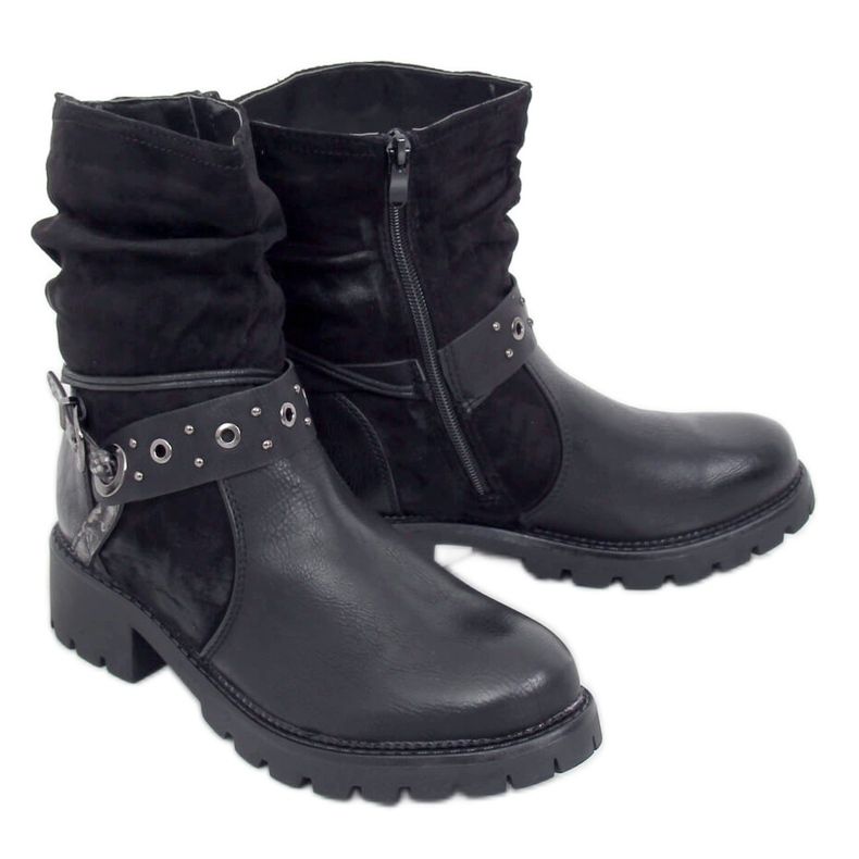 Schwarz 4514 Schwarze Stiefel am Protektor