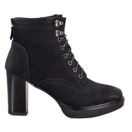 Sabatina Schnürstiefeletten an einem Pfosten schwarz