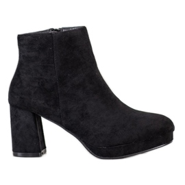SHELOVET Wildleder Booties auf einer Bar schwarz
