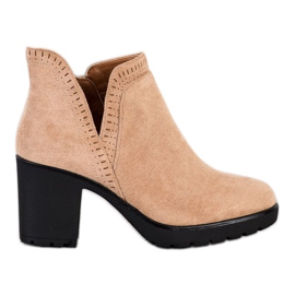 Bella Paris Wildleder Booties mit einem Schnitt beige