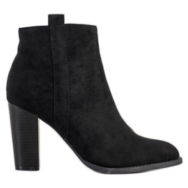 Seastar Wildleder Booties auf einer Bar schwarz