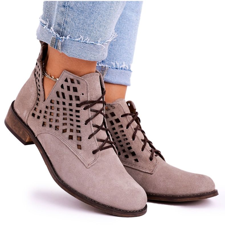 Nicole Cappuccino Susannah Stiefel aus durchbrochenem Wildleder für Damen braun