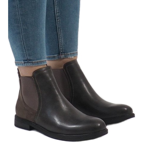 Graue isolierte Stiefel 6591