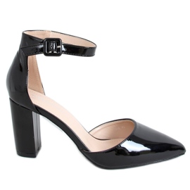 Pumps am Pfosten schwarz lackiert 4036 Black