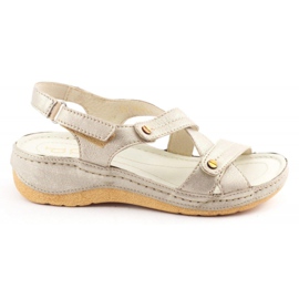 Dolce Pietro Goldene Sandalen der Frauen 2014