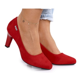 PJ1 Klassische Pumps auf einem wildlederroten Eleanor-Absatz