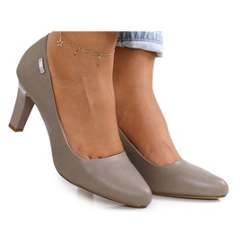 PJ1 Klassische Pumps an Eleanor Cappuccino Bar beige