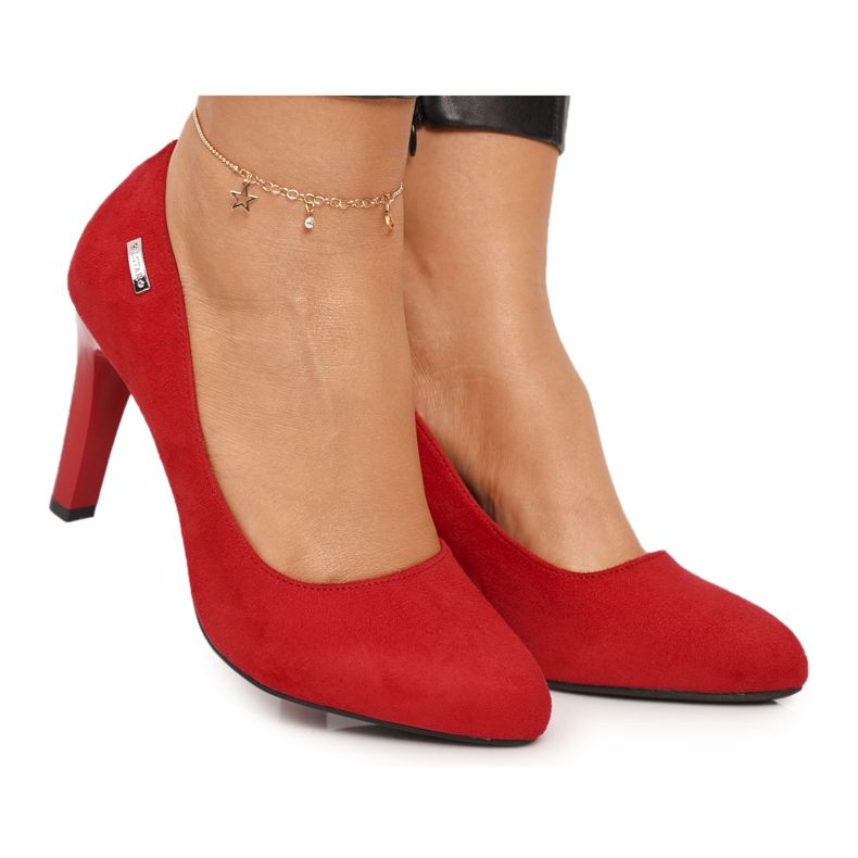 PJ1 Klassische Pumps auf einem wildlederroten Eliana-Absatz