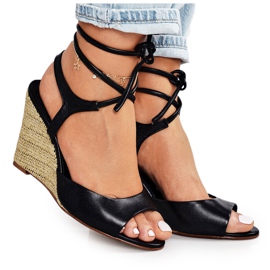 Ledersandalen auf einem geflochtenen Keil Laura Messi 1944 Schwarz