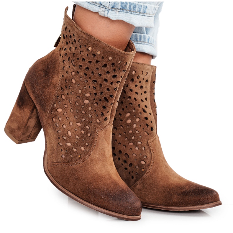 Openwork Booties auf einem Post Wildleder Exquisite 1219 Cognac braun