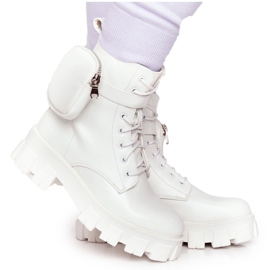 PS1 Stiefelarbeiter auf dem Bahnsteig mit der Niere Weißer Samstag