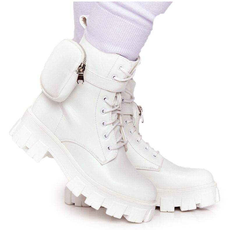 PS1 Stiefelarbeiter auf dem Bahnsteig mit der Niere Weißer Samstag