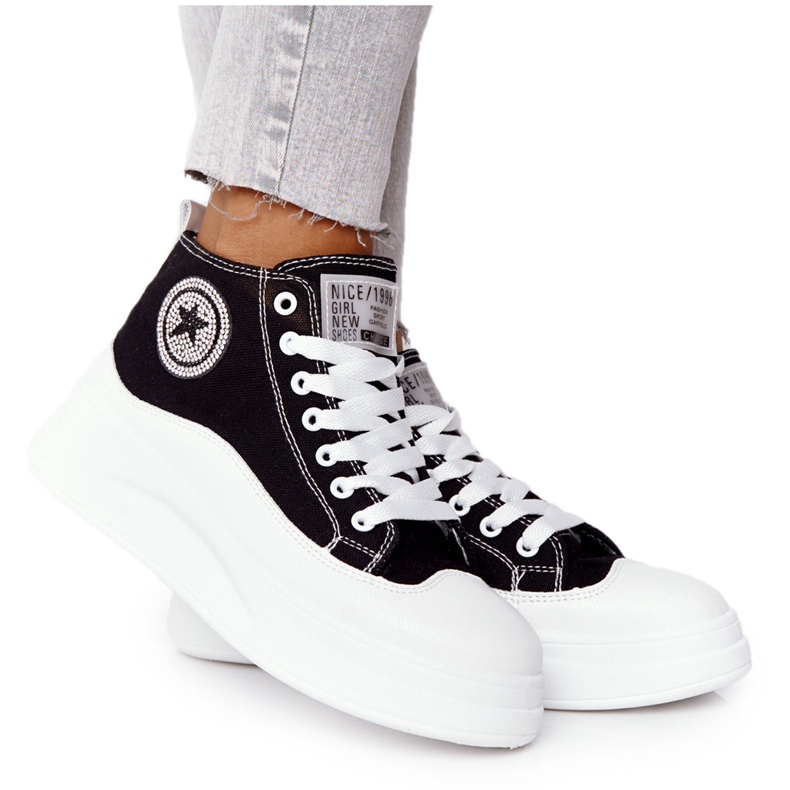 Hohe Sneakers für Damen auf der schwarzen Nice Girl Plattform weiß