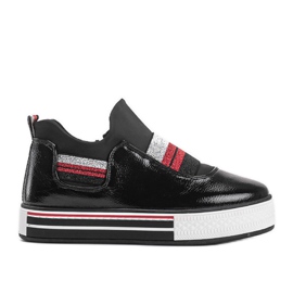 Schwarz lackierte Sneaker von Kaitlynn