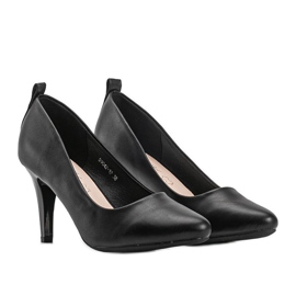 Schwarze Pumps auf Stilettoabsatz von Brian