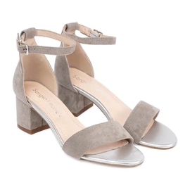 Sandalen auf dem Posten von Sergio Leone grau