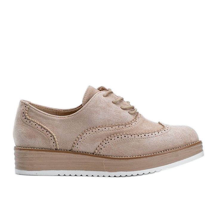 Beige Wildlederschuhe auf einer hohen Kenia-Sohle