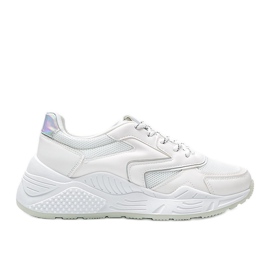 Klobige weiße Sneaker mit metallischen Kenna-Details