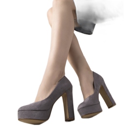 Graue High Heels auf dem Aisha Plateau