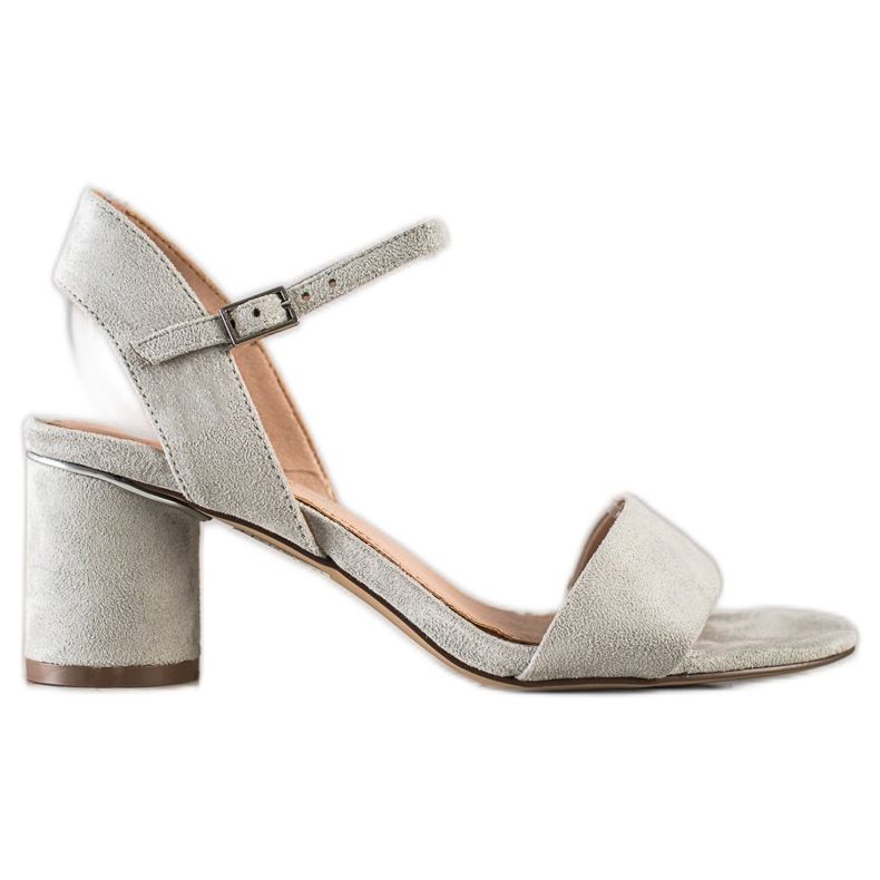 Evento Stilvolle Sandalen an einer Bar grau