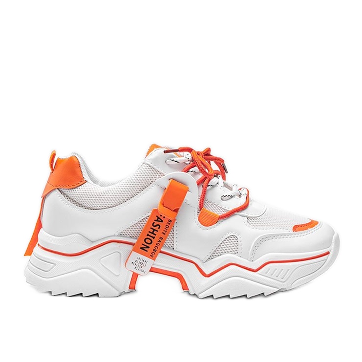 Kenia weiße Sportschuhe