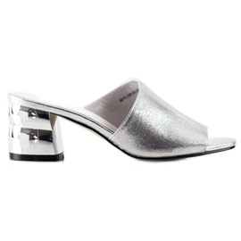 Goodin Hausschuhe mit dekorativem Absatz silber-