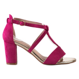 Stylische Sandalen an der VINCEZA Bar rosa