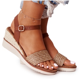 EVE Beige Sandalen auf Keilabsatz mit Zöpfen auf Teneriffa braun
