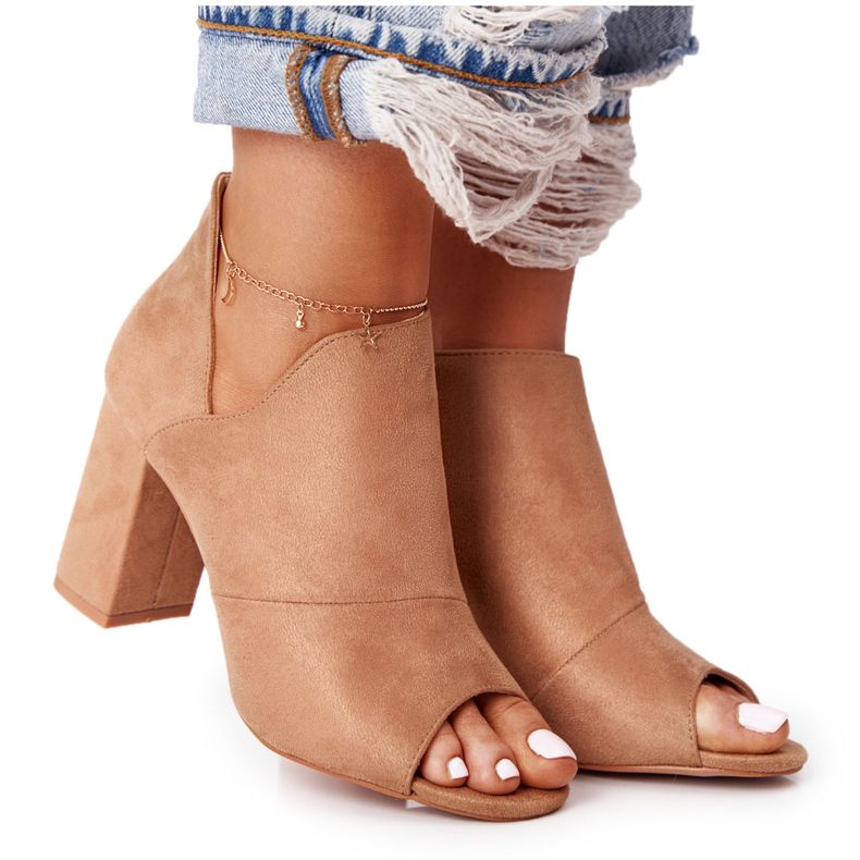 Frühlingsstiefel aus Wildleder On A Post Vinceza 21-17095 Beige