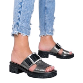 Grau glänzende Flip-Flops mit Lizzy-Schnalle
