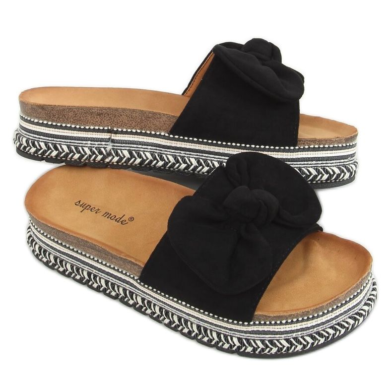 Black 7705 Schwarze Pantoffeln auf der verzierten Sohle