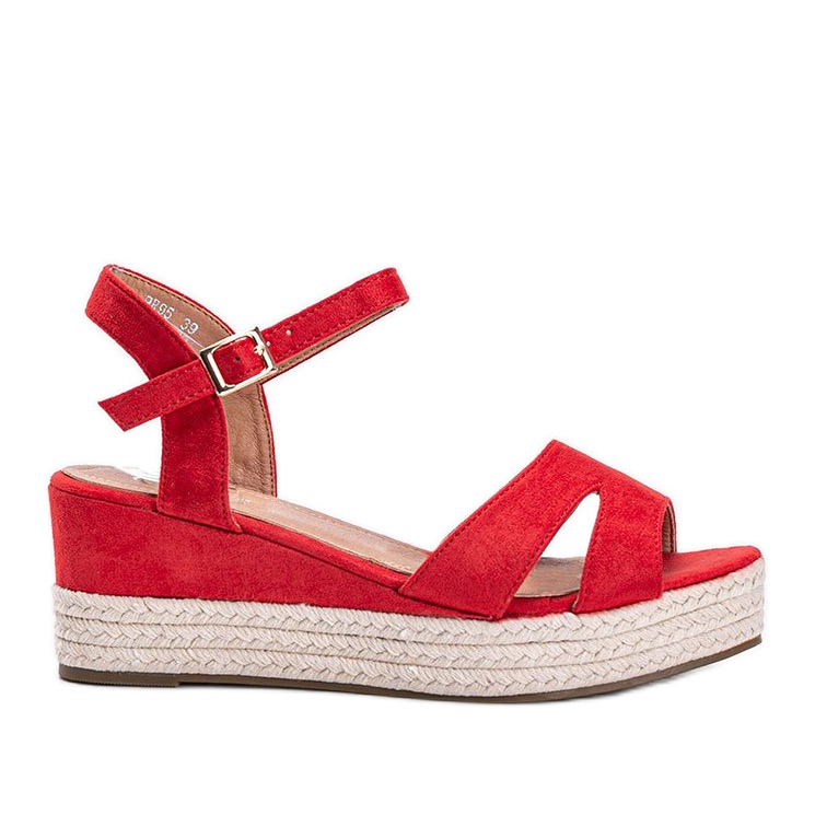 Rote Espadrilles auf dem Moon Rising Wedge