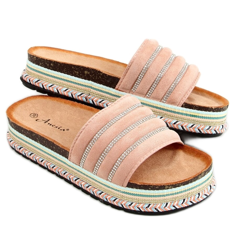 Pink N-96 Pinke Pantoffeln auf der verzierten Sohle rosa