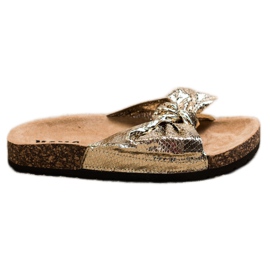 SHELOVET Hausschuhe auf der Plattform golden