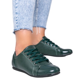 Grüne Schuhe mit lackierter Spitze von Parady