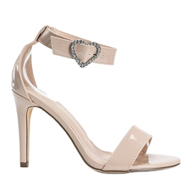 Be My Baby beige lackierte Sandalen