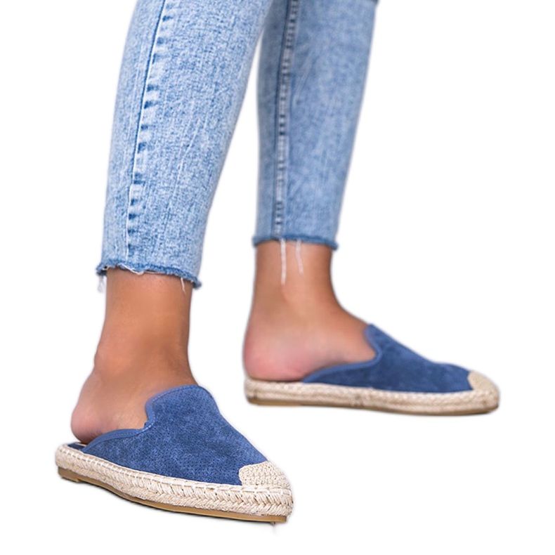 Blaue Flip-Flops mit aufgesetzter Kinshasa-Front