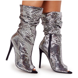 LU BOO Stiefel auf einem silbernen Abend mit hohem Absatz