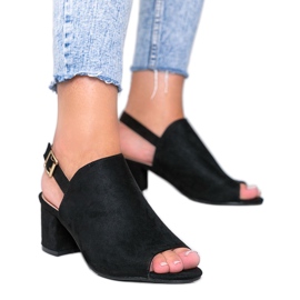 Schwarze Sandalen auf einem Pfosten mit einem Blubbery-Obermaterial