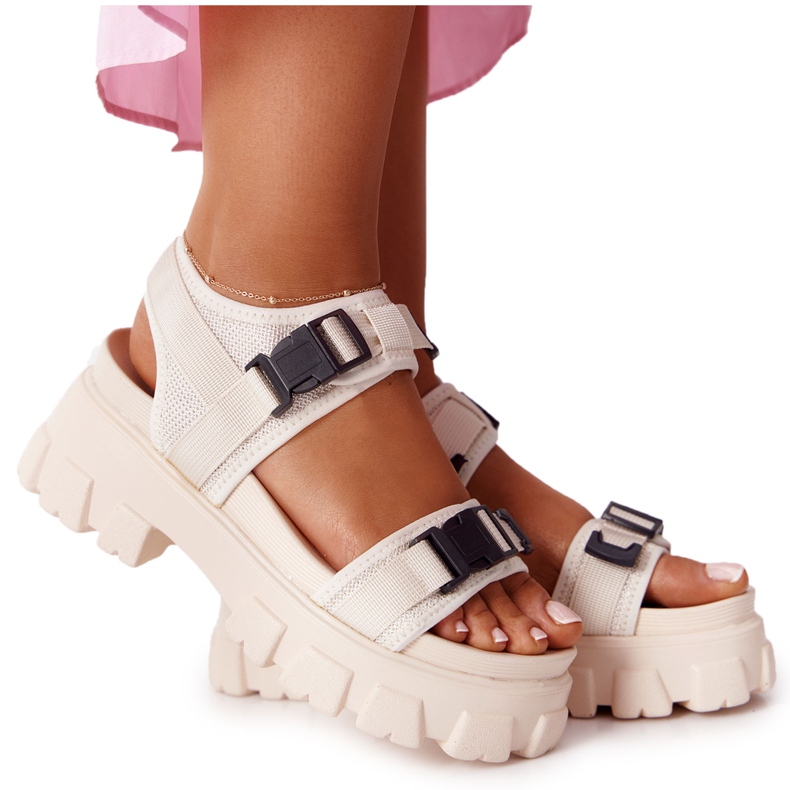 PS1 Sandalen auf der massiven Plattform Beige Fly High