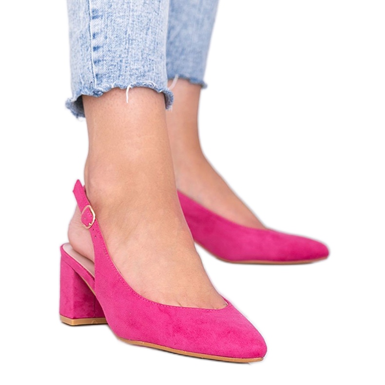 Pinke Pumps auf dem Petty-Post rosa