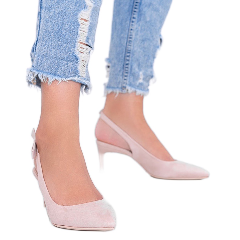 Beige Pumps auf einem Tari-Absatz