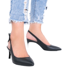 Schwarze Pumps auf Stilettoabsatz von Elen