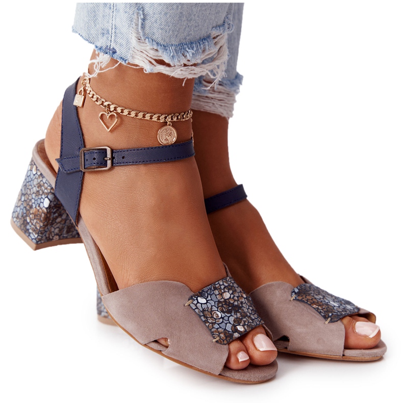 Leder-Sandalen mit hohem Absatz Maciejka 04120-43 Beige-Marineblau navy blau