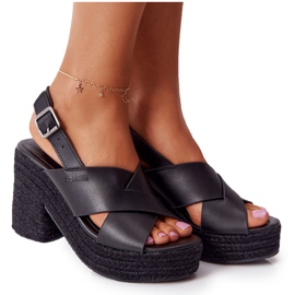 Schwarze Sandalen auf einem hohen Absatz mit einem Zopf Big Star HH274387